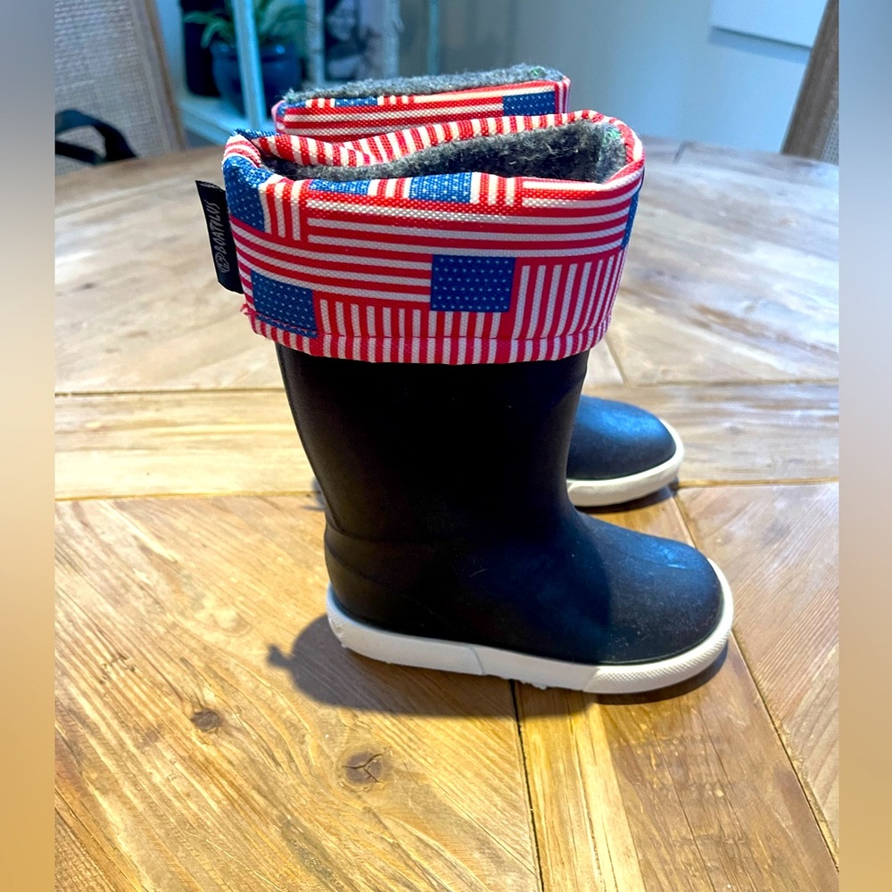Boatilus toddler boots size 8T